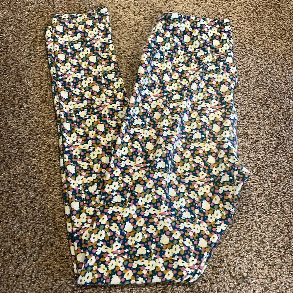 LuLaRoe ditsy floral print leggings